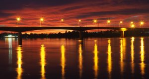 the thai laos friendship bridge